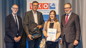 Melanie Rehak mit Klaus Schuchter von der Bildungsdirektion Tirol, ADLER CTO Dr. Albert Rössler und Karlheinz Wex, Obmann der Sparte Industrie (v.li). | © Die Fotografen