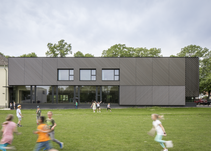 © Leoneohard Hilzensauer