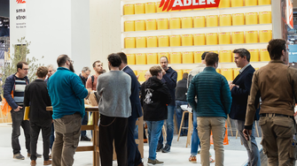 Durchwegs gut besucht: Am ADLER-Messestand scharten sich zahlreiche Interessenten… | © ADLER