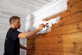 Aqua-Isoprimer CT PRO is especially effective on wood substrates that have yellowed to a severe degree, e.g. wooden ceilings or wall panelling. | © ADLER