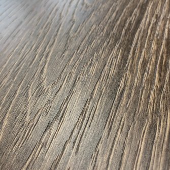 With DLE plus, the surface not only looks like natural wood, it feels like real wood too – right down to the finest pores. | © Hymmen