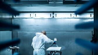 For the coating process, Boffi uses a carefully balanced mix of automation and manual skills. This allows them to respond to individual customer requirements. | © Boffi