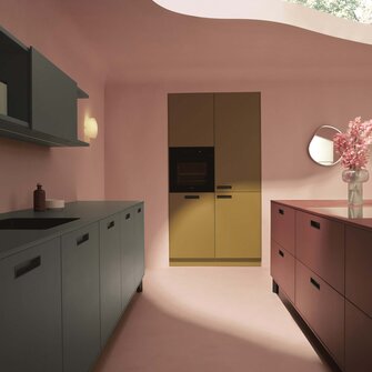 Perfectly matched colours: for the high-quality painted surfaces of their next125 premium kitchens, Schüller Möbelwerk KG have opted to use Pigmolux by ADLER | © Schüller Möbelwerk KG