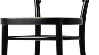 The "chair of chairs," the Viennese coffee house classic by Michael Thonet, stained black with ADLER Arova Flex. | © Thonet GmbH