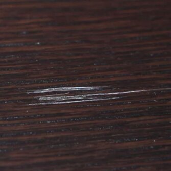 Minor chafe marks and scratches on wood surfaces can be touched up effortlessly with the help of the ADLER service suitcase.